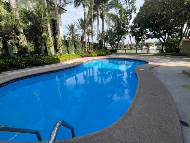 Casa en Urb. Laguna Dorada - Vía Samborondon Km 1.5, Guayas — imagen 2