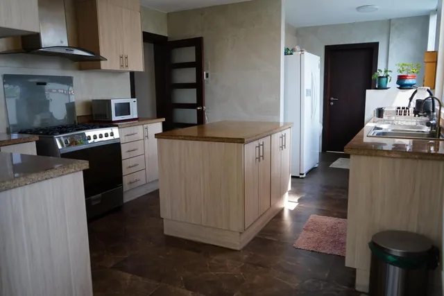 Vendo Casa en Conjunto Privado - Tumbaco - Via Ventura - Home Realtors — imagen 2