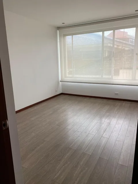 Precioso Departamento Venta Sector González Suárez. Provincia de Pichincha — imagen 2
