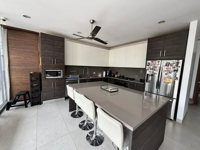 Espectacular Casa Al Lago en Lujosa Urbanización en Mocolí, Guayas — imagen 4