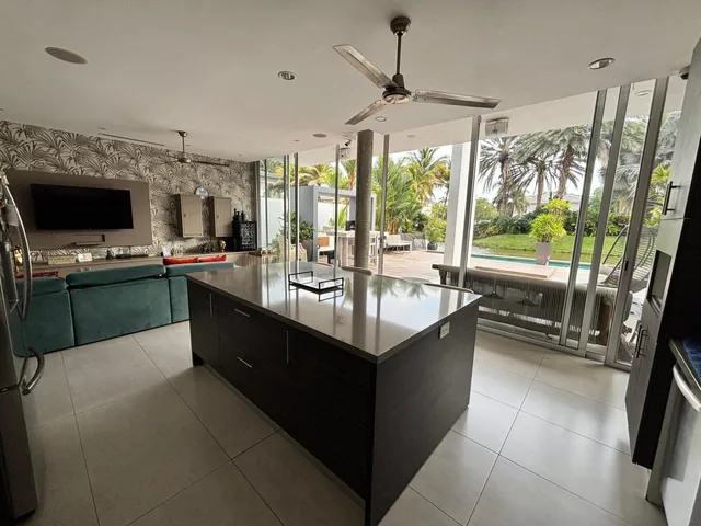 Espectacular Casa Al Lago en Lujosa Urbanización en Mocolí, Guayas — imagen 3