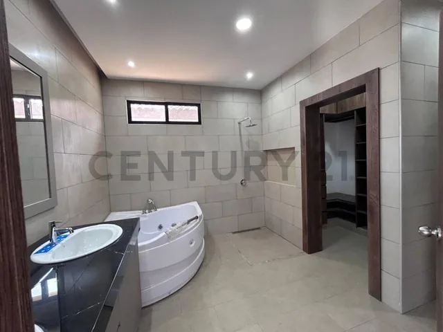 Moderna Casa de 4 Dorm. de Venta en Isla Celeste, Guayas — imagen 5