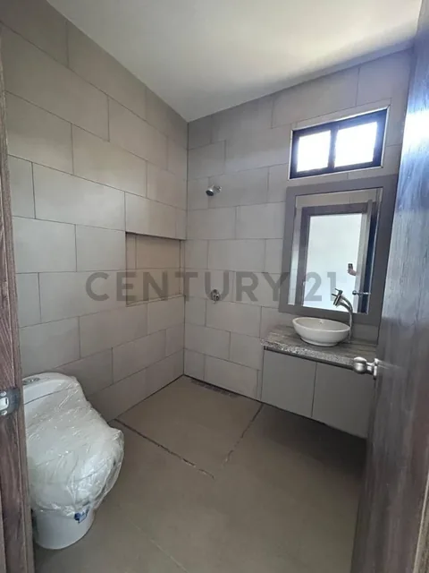 Moderna Casa de 4 Dorm. de Venta en Isla Celeste, Guayas — imagen 3