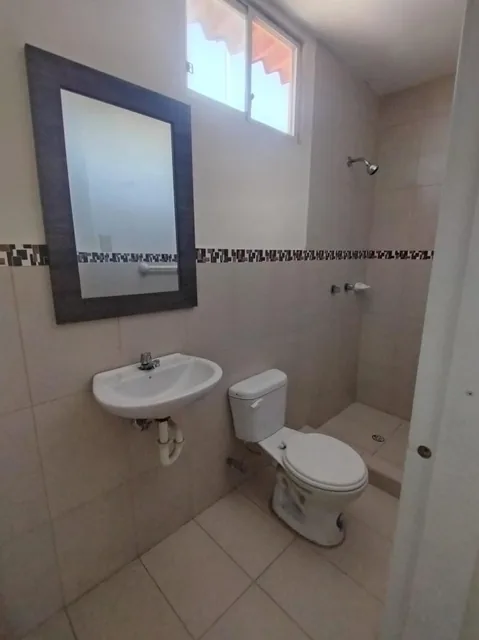 ¡Casa en Venta en Complejo Residencial Metrópolis – Manta!, Manabí — imagen 2