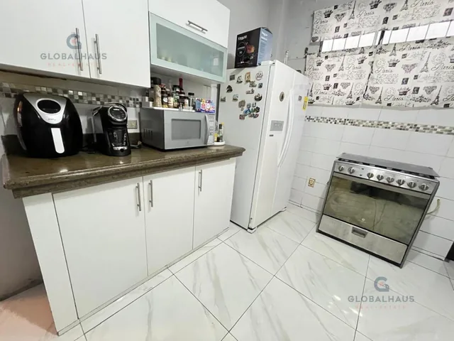 Venta de Casa en Urb. Parques del Rio con Piscina, 4 Habitaciones m. H. Guayas — imagen 2