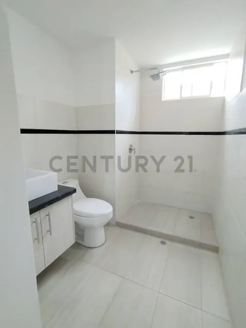 En Venta Hermoso Departamento con Balcon y Terraza en Cumbaya — imagen 3