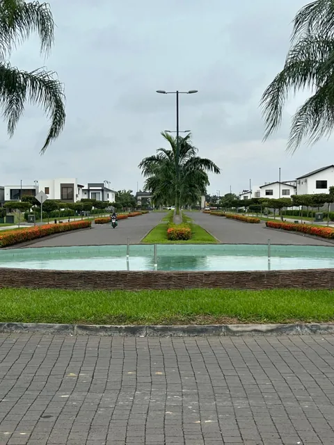 Terreno de 245 m² en Venta en Samborondón, Guayas — imagen 2