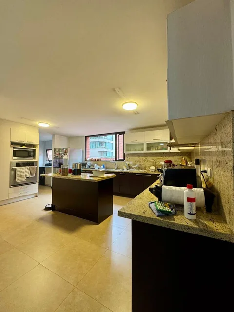 Departamento de 4 Habitaciones - en Venta - Quito Tenis - 307 m² — imagen 3