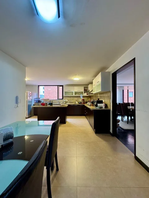Departamento de 4 Habitaciones - en Venta - Quito Tenis - 307 m² — imagen 2
