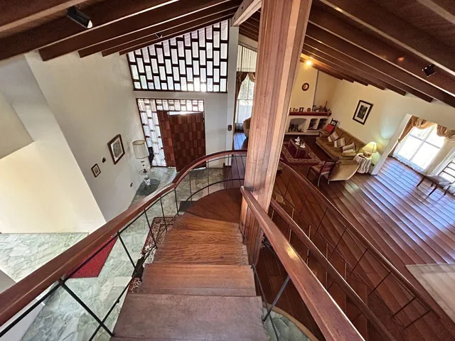Espectacular Terreno con Casa en El Valle de Los Chillos — imagen 2
