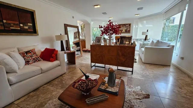 Vendo Casa en Amagasi del Inca Cerca de La Embajada Americana — imagen 4
