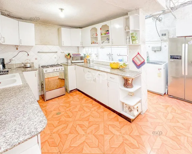 Amplia Casa en Venta – Sector La Kennedy, Quito — imagen 5