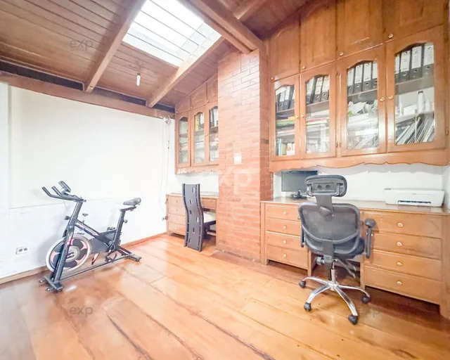 Amplia Casa en Venta – Sector La Kennedy, Quito — imagen 2