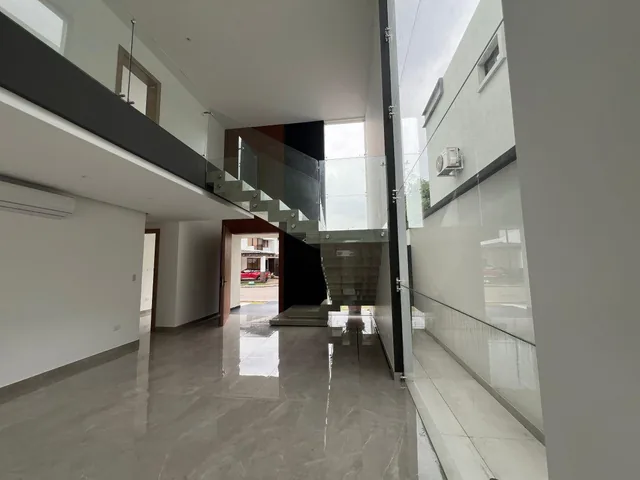 Se Vende Casa de Estreno en Samborondon Isla Celeste Urb. Estribor, Guayas — imagen 4