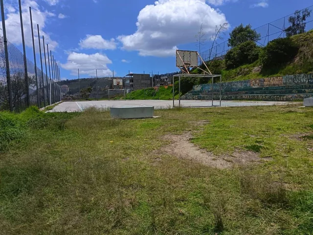 Venta Terreno Esquinero de 330 m. en Calderón — imagen 4