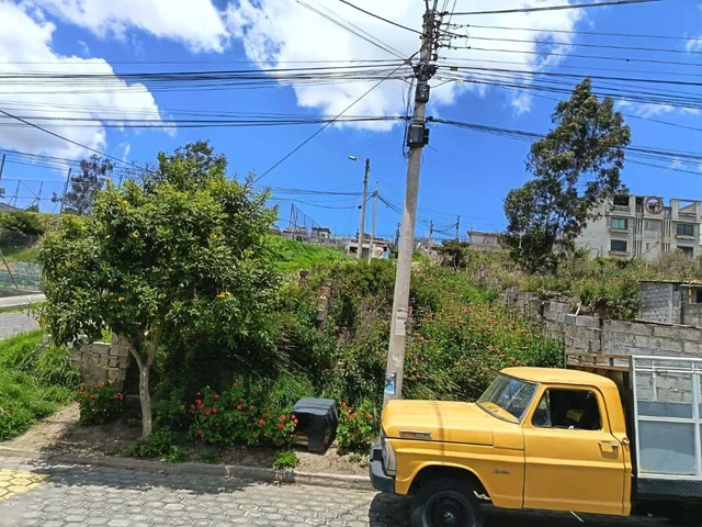 Venta Terreno Esquinero de 330 m. en Calderón — imagen 3