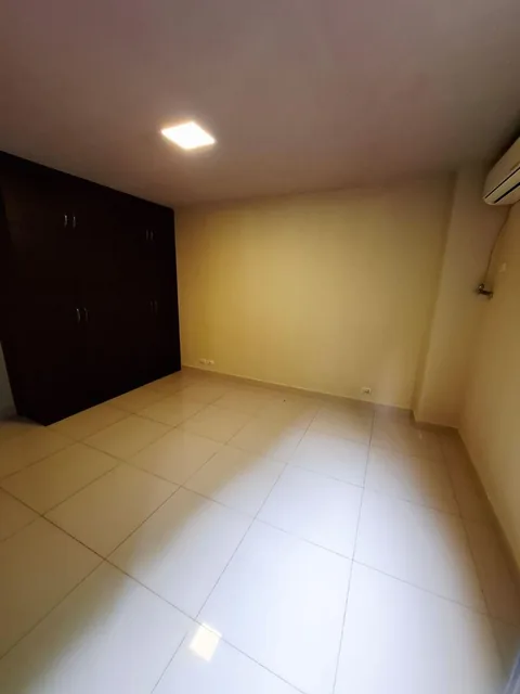 Lomas de Urdesa Venta de Departamento 2 Dorm. Guayas — imagen 2