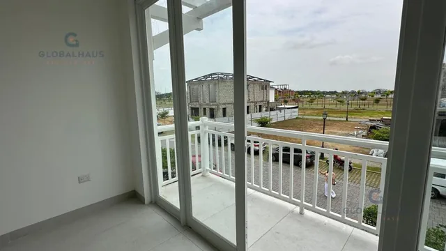 Venta de Casa en Urb. Aires Norte, 4 Hab. Piscina. V. J, Guayas — imagen 4