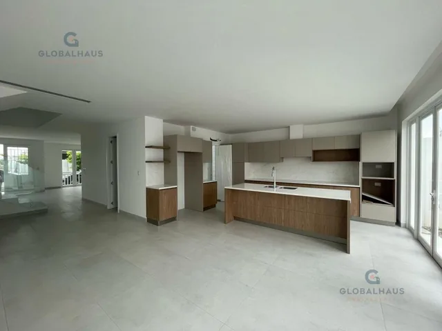 Venta de Casa en Urb. Aires Norte, 4 Hab. Piscina. V. J, Guayas — imagen 3