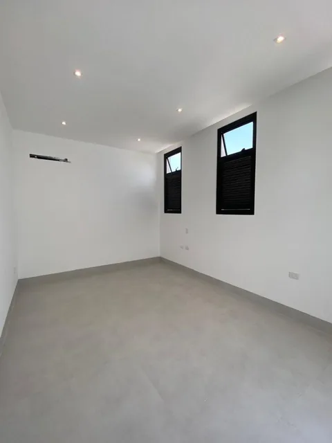Casa Moderna en Venta en Aires Norte - de Estreno, Guayas — imagen 2