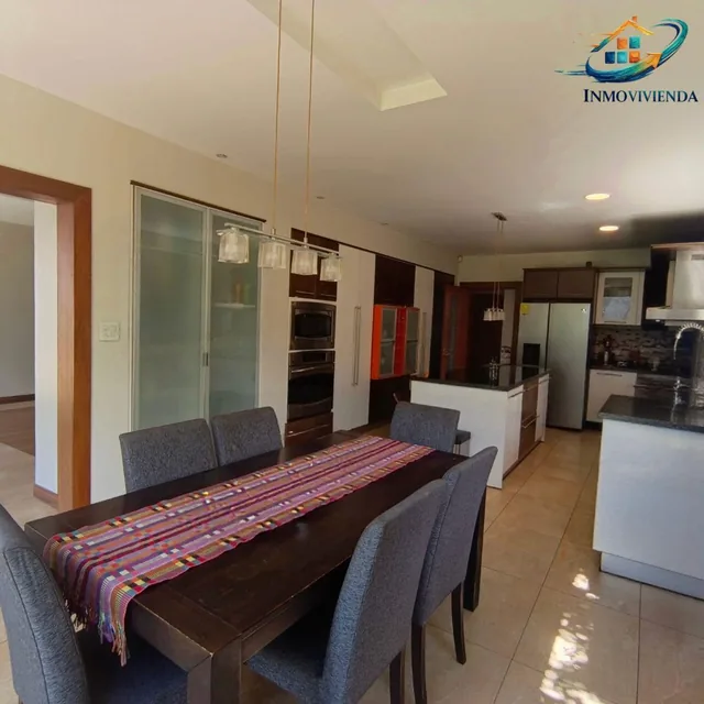 Venta, Casa con 1.100 m² de Terreno, 4 Habitaciones, Urbanización Exclusiva en Tumbaco — imagen 2