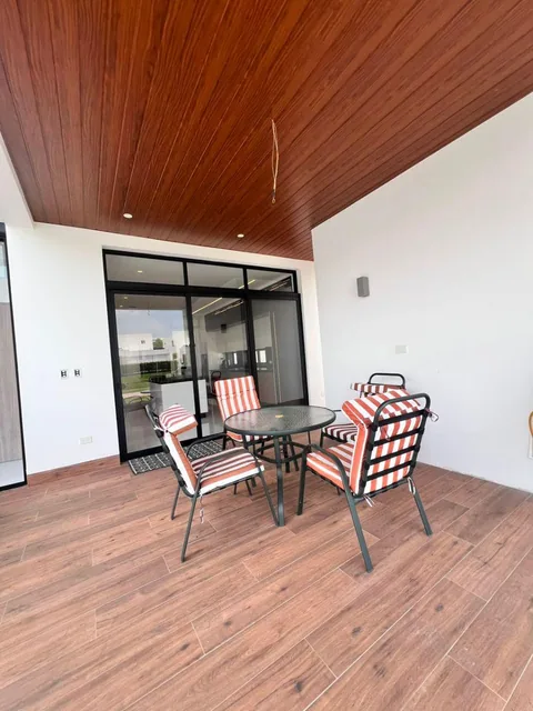 Casa de 550 m² con 4 Habitaciones en Venta en Mocoli, Guayas — imagen 5