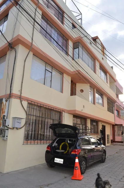 Casa de 160 m² con 13 Dorm. en Venta en Calderón, Sector Santa María Giovanni Calles — imagen 4