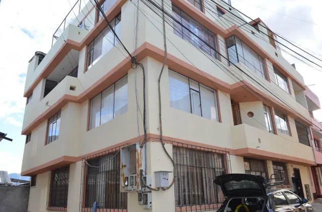 Casa de 160 m² con 13 Dorm. en Venta en Calderón, Sector Santa María Giovanni Calles — imagen 2