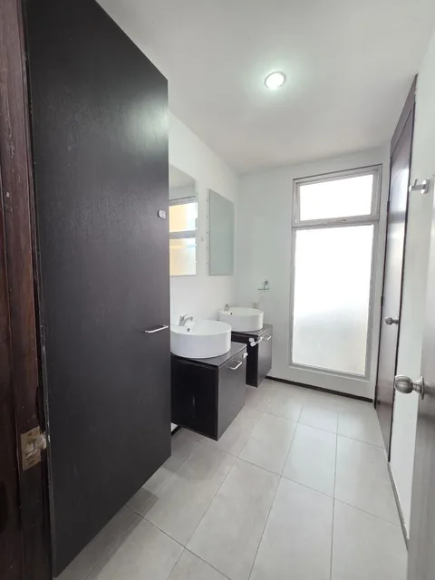 7607. Urb. Las Cumbres - Ceibos, Alquilo o Vendo Departamento 3 Dorm. $750/$155.000. Guayas — imagen 5