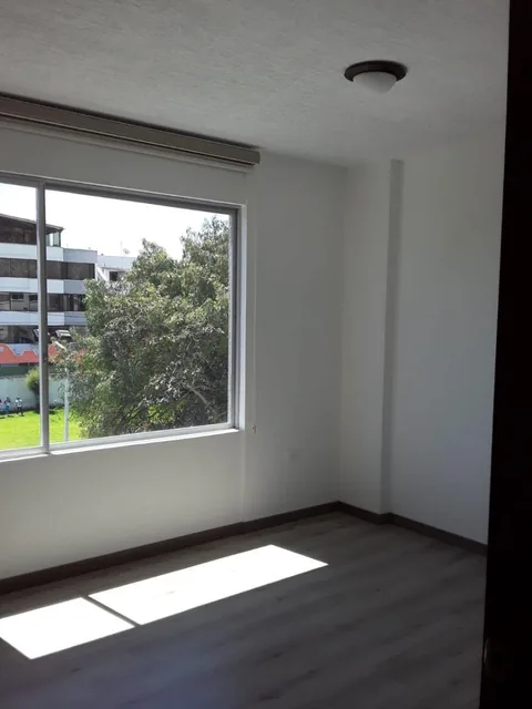 Departamento Dos Dorm. Oportunidad - Tumbaco — imagen 2
