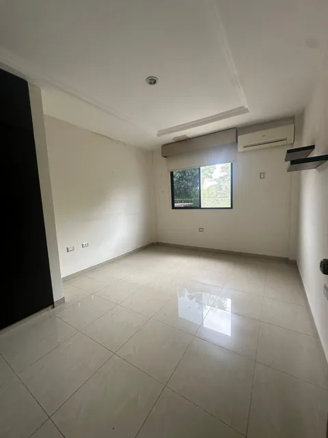 Urb Puerto Azul Casa en Venta 3 Dorm., Guayas — imagen 4