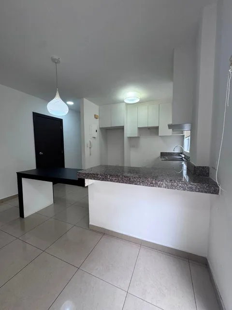 7647. Urb. Puerto Azul - Via La Costa Km 9, Vendo Departamento 2 Dorm. $145.000. Guayas — imagen 3
