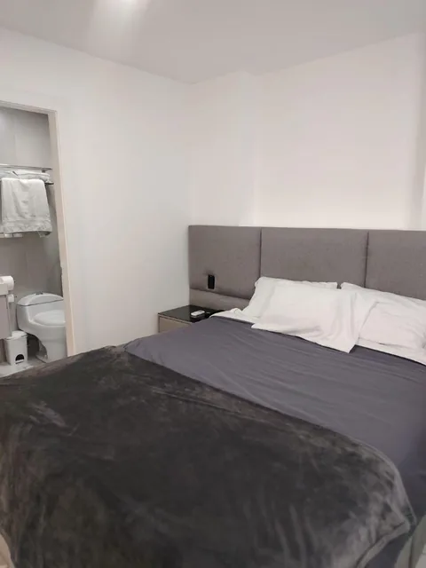 Departamento Full Amoblado Torres de La Costa con Parqueo, Guayas — imagen 2