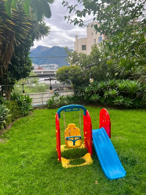 Vendo Lindo Departamento Calle Gonnesiat, Sector González Suárez, Jardín. 276 m Más 96 m Jardin — imagen 3