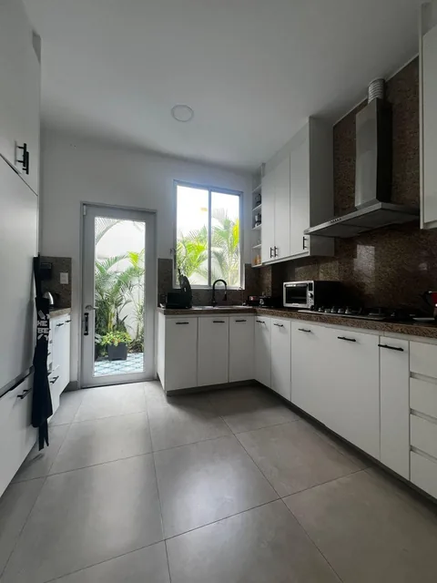 En Venta Departamento Planta Baja y Patio en Urb. Belice - Km. 3.5 Samborondon, 130 m², Guayas — imagen 5