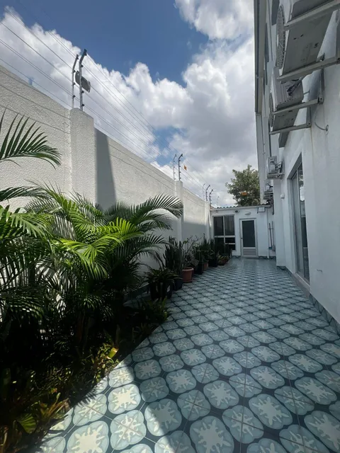 En Venta Departamento Planta Baja y Patio en Urb. Belice - Km. 3.5 Samborondon, 130 m², Guayas — imagen 2
