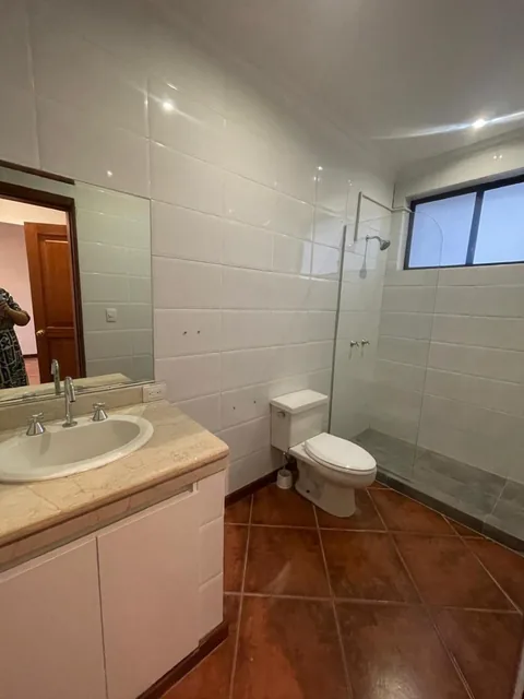 El Cortijo Villa con 2300 m Const 450, Guayas — imagen 3