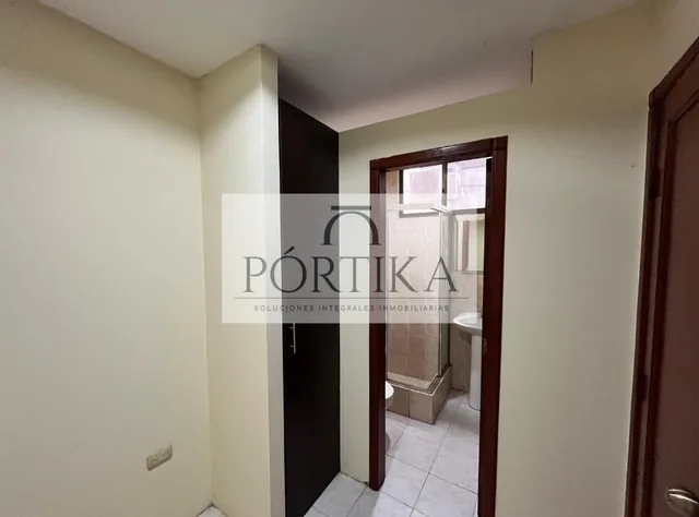Venta Departamento 3 Dorm. - El Portón - Lomas Urdesa, Guayas — imagen 4