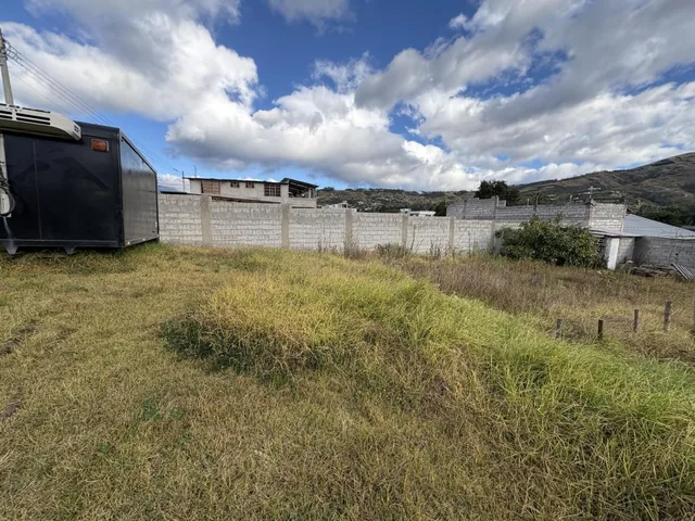 Terreno de Venta Independiente Mora Tumbaco Cerca a La Ruta Viva — imagen 2