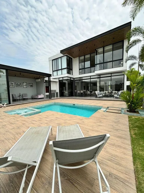 Mocoli Linda Villa Moderna en Venta con 5 Dorm., Guayas — imagen 4