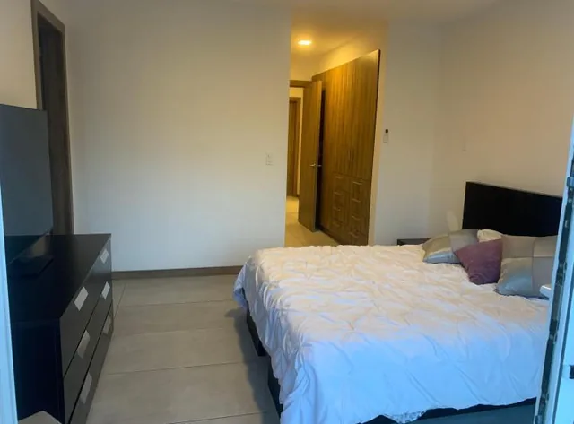 Vendo Departamento en San Juan Alto con Jardín en Cumbayá – Av Juan León Mera — imagen 3