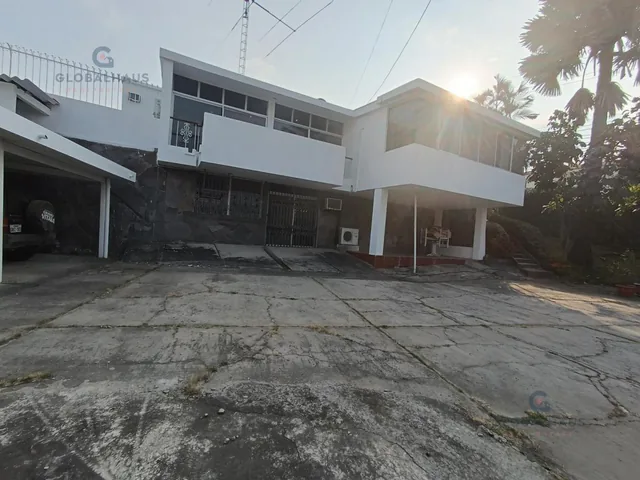 Venta de Casa en Los Ceibos de 972 m² Con, Piscina, 5 Habitaciones C. P. Guayas — imagen 3