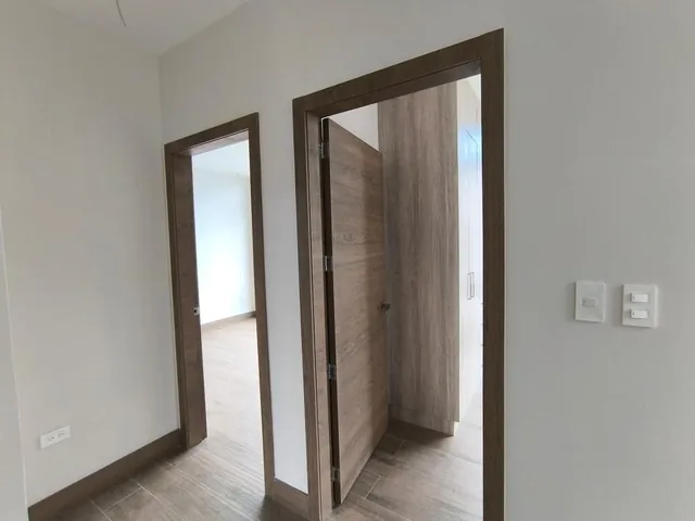Casa en Venta por Estrenar en Cumbaya Conjunto con Piscina — imagen 4