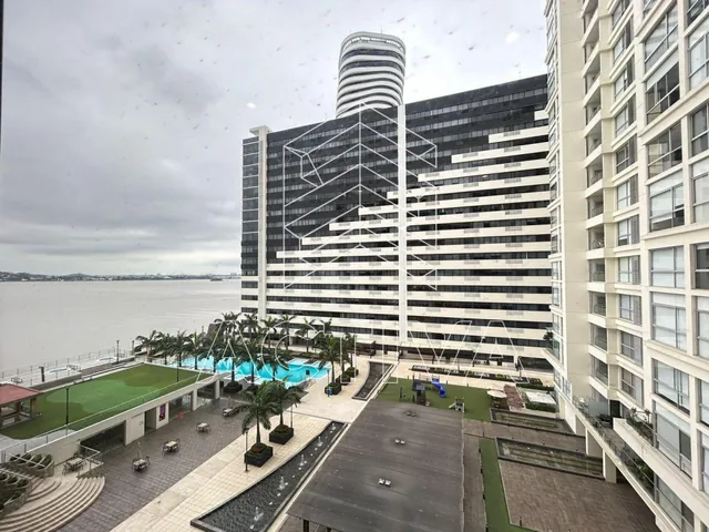 Departamento en Venta con Vista a La Piscina en Torre Bellini - Puerto Santa Ana, Guayas — imagen 5
