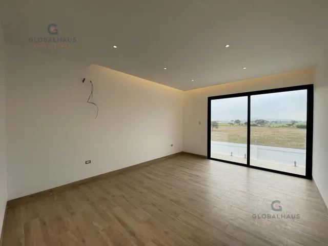 Venta de Casa en Urb. Ciudad Celeste con Jacuzzi y Area Bbq. Myz, Guayas — imagen 3