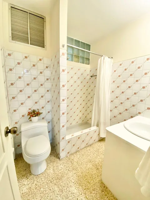 Urbanización Los Ceibos, Departamento en Planta Baja, Guayas — imagen 2