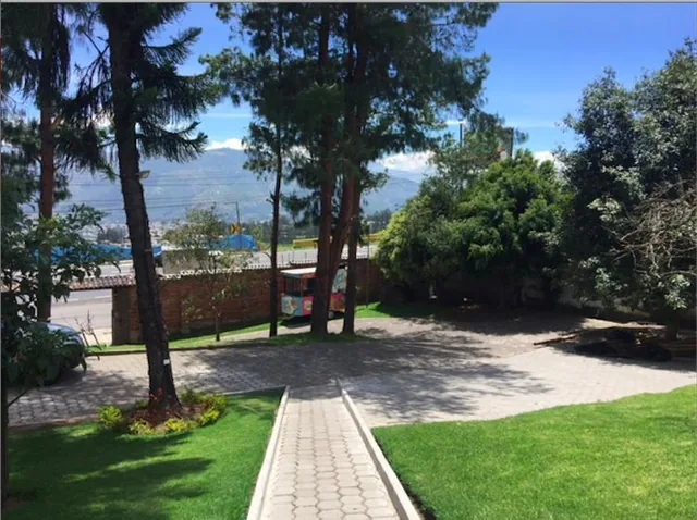 Cumbaya - Miravalle Terreno con Casa Remodelada de Venta Interoceanica — imagen 2