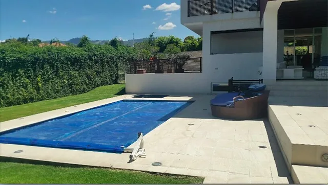 Cumbaya. Casa Moderna de Venta en Urb. Exclusiva — imagen 4
