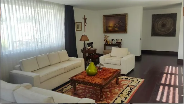Cumbaya. Casa Moderna de Venta en Urb. Exclusiva — imagen 3