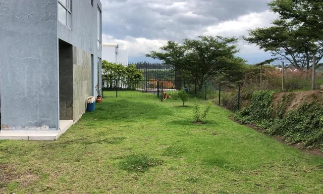 Tumbaco Casa de Venta en Urbanizacion Privada — imagen 2